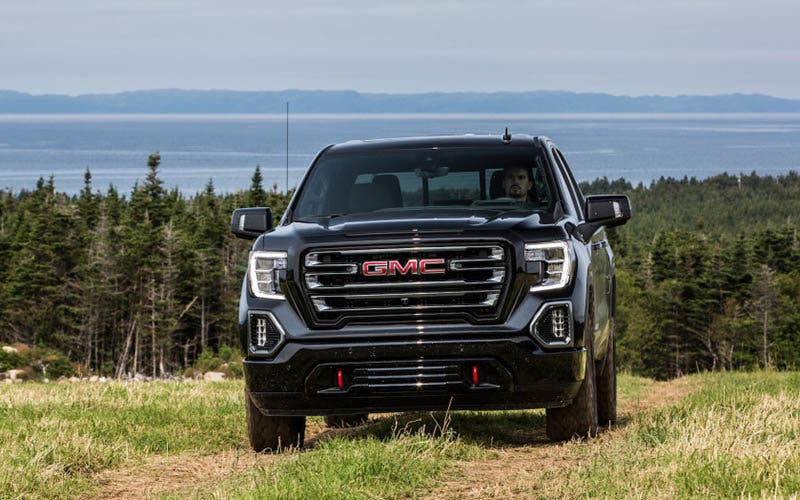  La GMC Sierra es una de las camionetas candidatas a convertirse en eléctrica. 