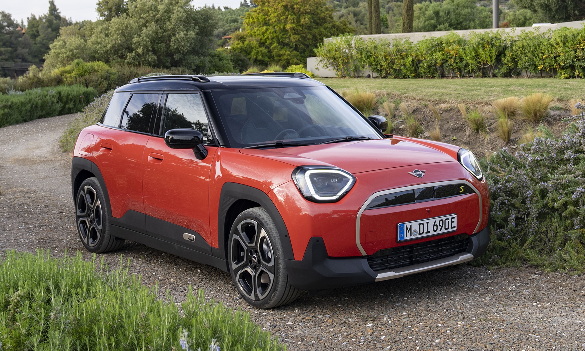 El nuevo MINI Aceman se convierte en el SUV eléctrico de acceso a la gama de la marca.