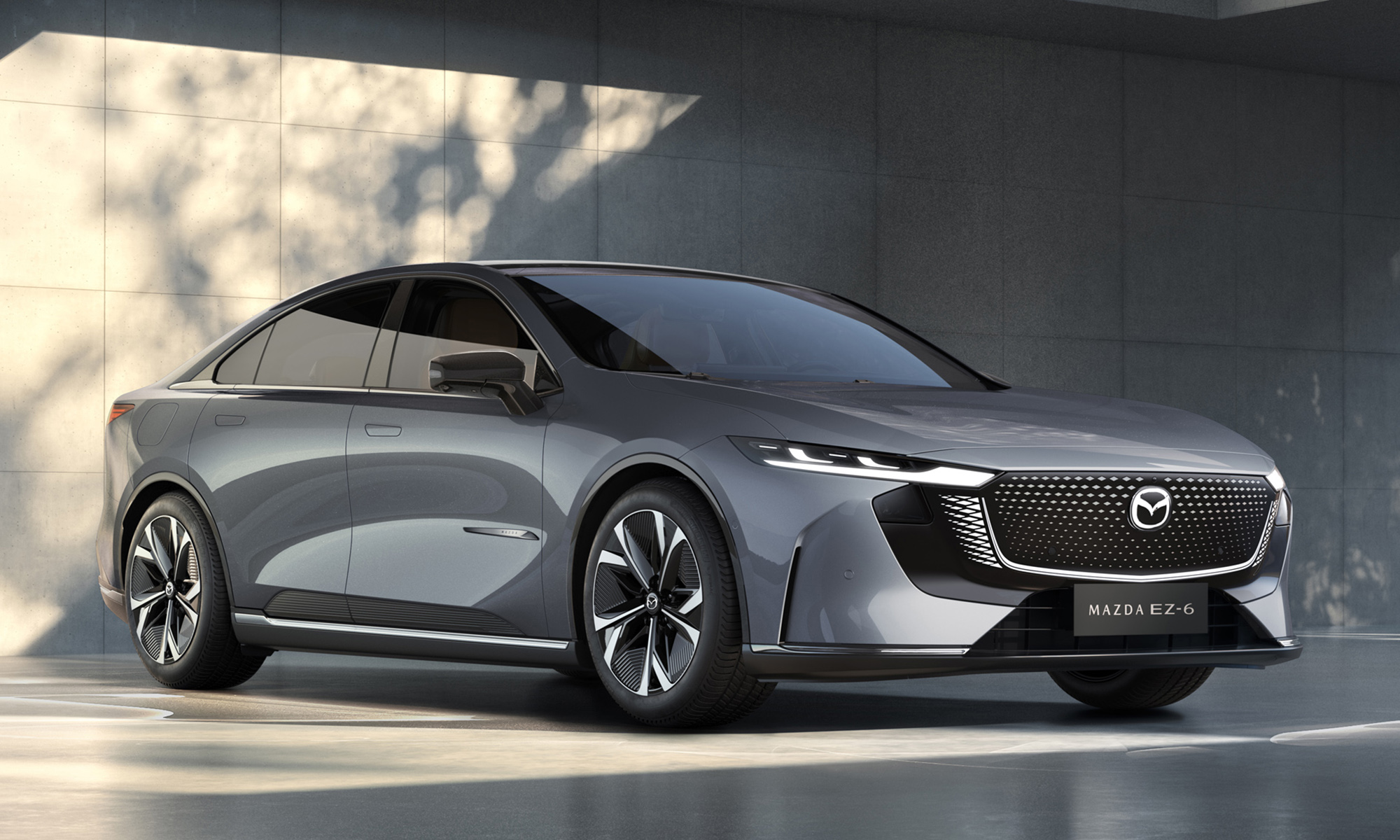 Mazda presenta el diseño de su futura berlina electrificada que comenzará a venderse en China.