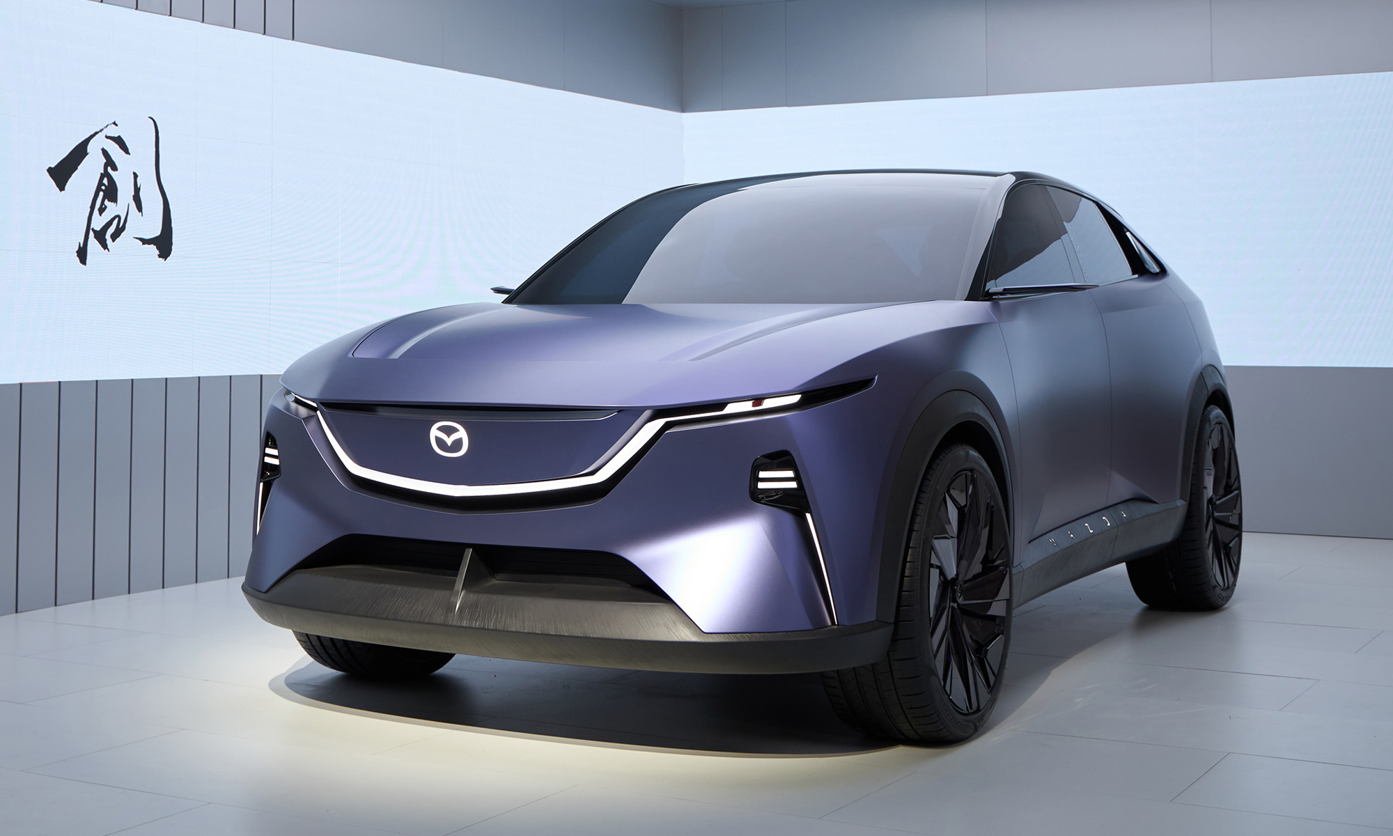 Cuando entre en producción será el SUV eléctrico de acceso a Mazda.