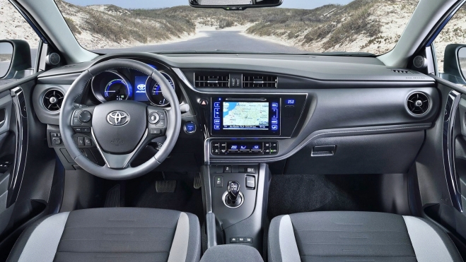 Parte delantera del habitáculo del Toyota Auris Touring Sports.