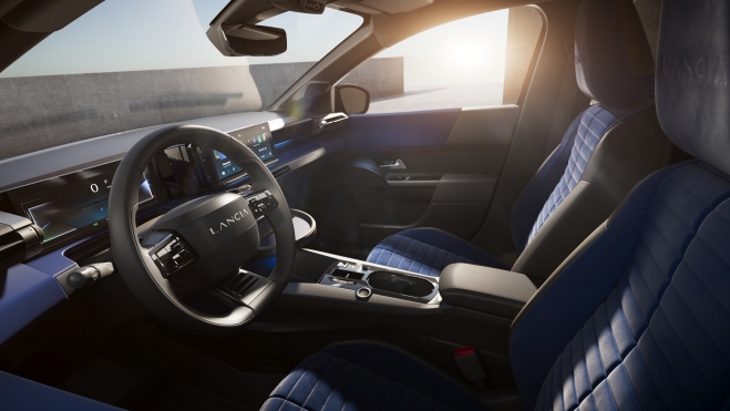 Lancia ypsilon edizione limitata cassina interior