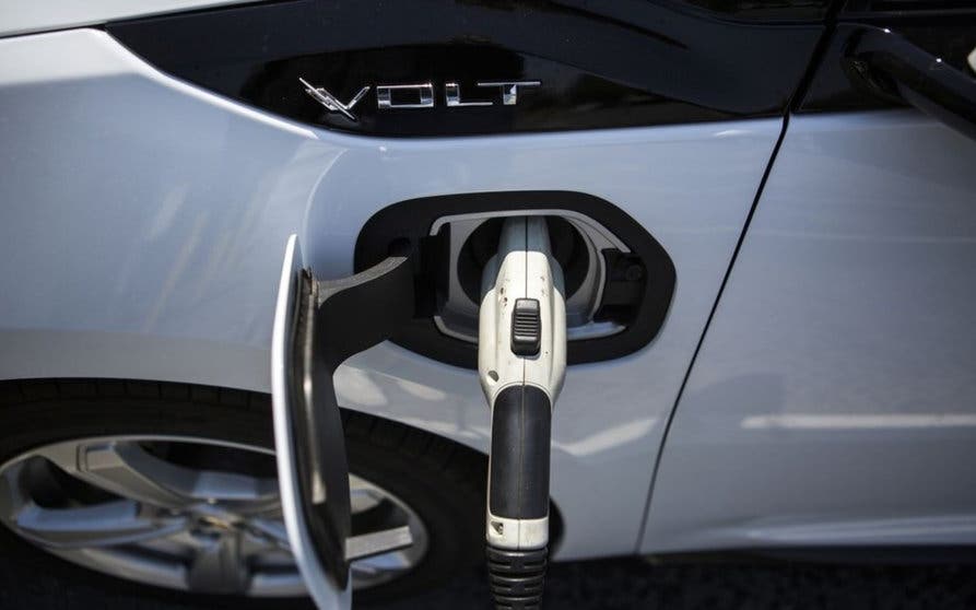  General Motors y Honda investigan los beneficios de los vehículos eléctricos en las redes inteligentes. 