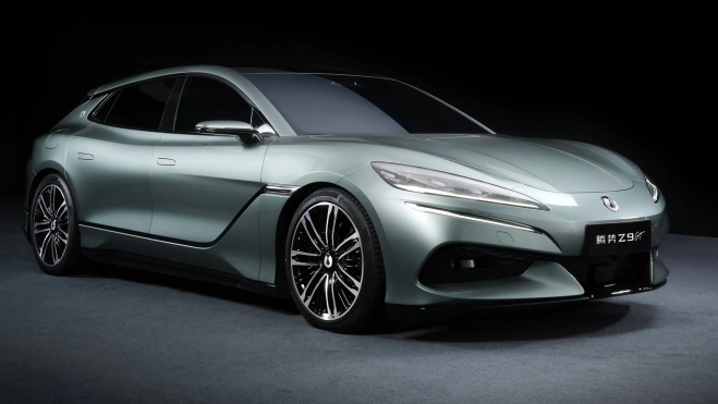 Mercedes Benz ha tenido mucho peso en el desarrollo de este modelo. Mercedes Benz ha tenido mucho peso en el desarrollo de este modelo.