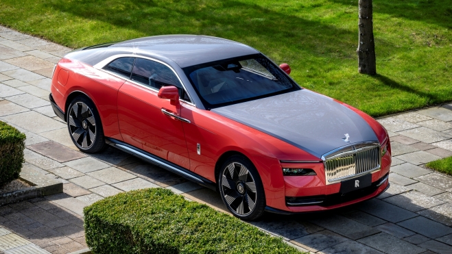 El Spectre, en la imagen, es el primer eléctrico de la marca británica.