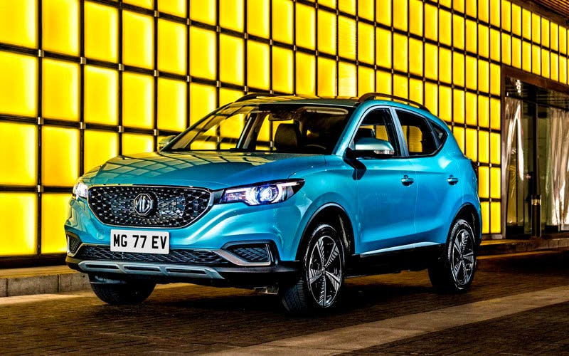  MG abre los pedidos para su primer vehículo eléctrico, el MG ZS EV. 