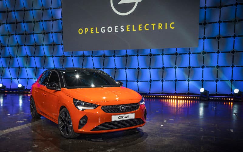  El Opel Corsa-e eléctrico costará 29.900 euros con batería de 50 kWh y 330 km de autonomía. 