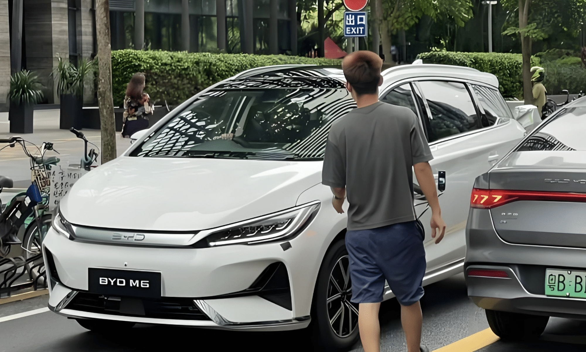 Esta es la primera imagen, no oficial, del BYD M6. Su primer monovolumen.