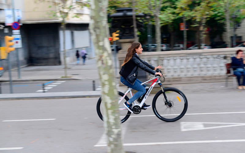 Rungu, una bicicleta eléctrica de tres ruedas para el barro, la