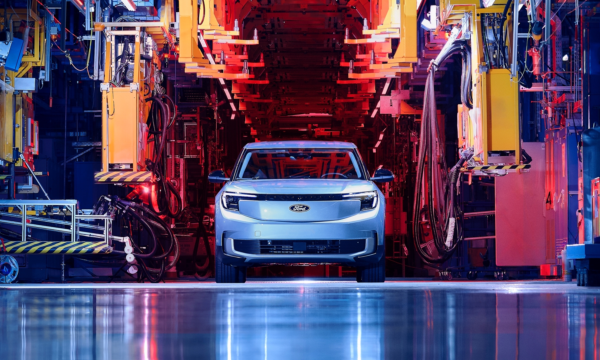 Ford se aprovecha de los despidos de otras grandes empresas rivales.