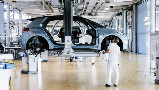 Alemania se opone a los aranceles impuestos por Europa a los coches eléctricos chinos. Alemania se opone a los aranceles impuestos por Europa a los coches eléctricos chinos.