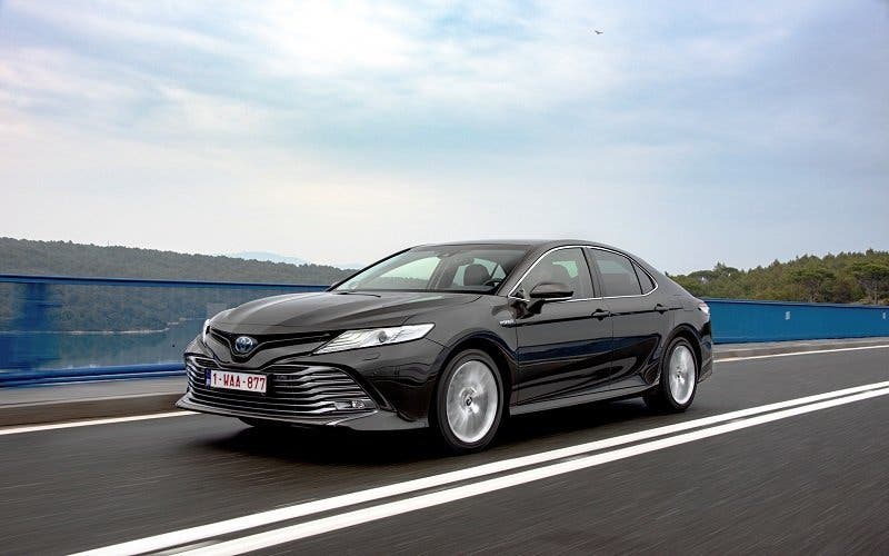  El Toyota Camry Hybrid, ya a la venta en España: una gran berlina híbrida desde 32.300 euros. 