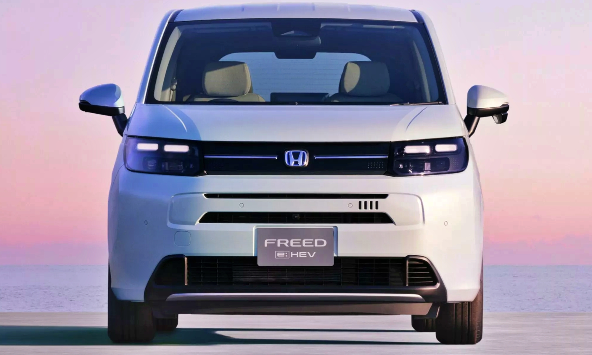 Tiene un tamaño realmente compacto pero más espacio que cualquier SUV.