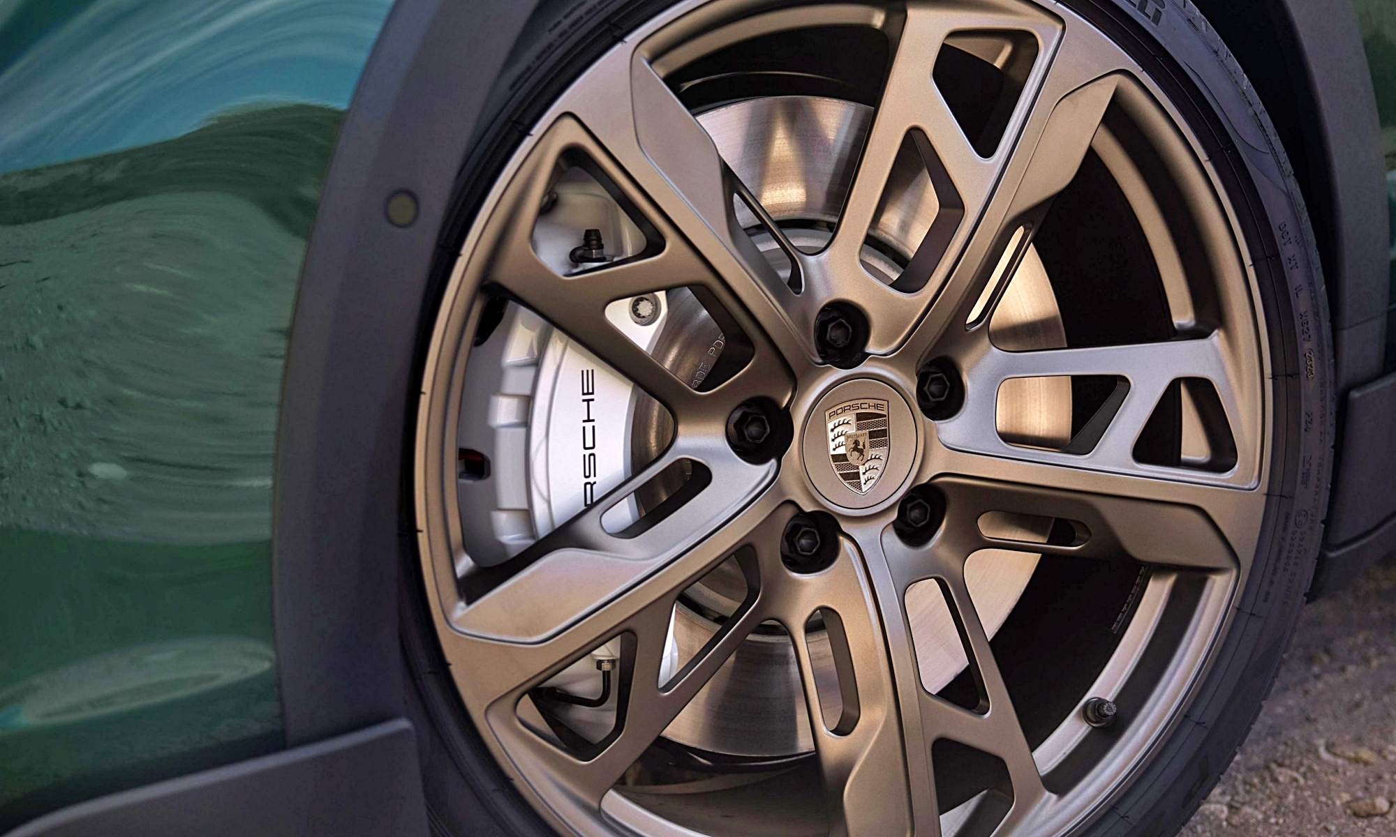 porsche taycan 2024 frenos