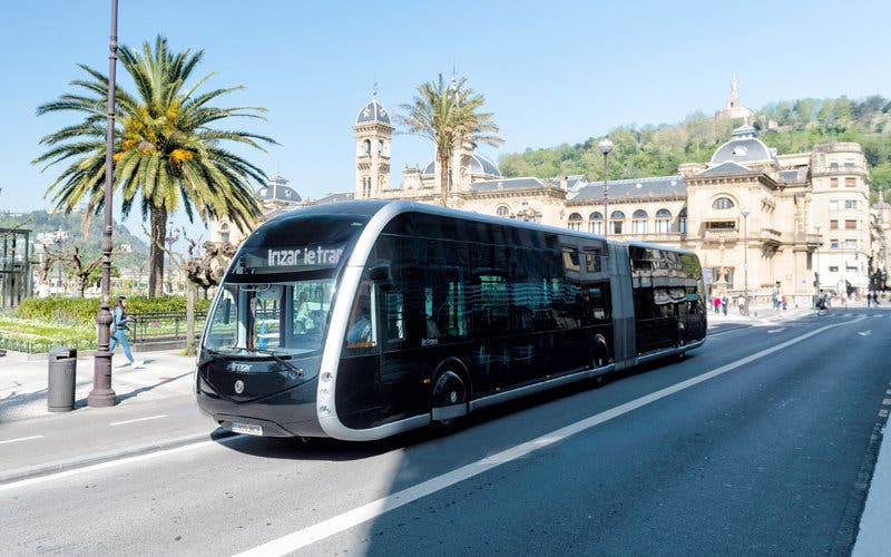  Irizar lidera un millonario proyecto con 13 autobuses eléctricos en España. 