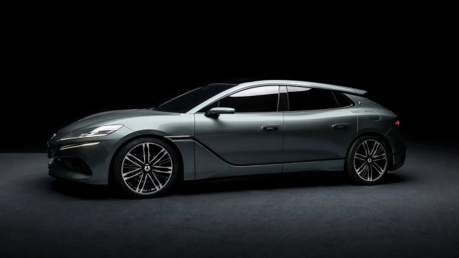 Su interior, carrocería de tipo shooting brake y sus 5,18 metros de longitud lo convierten en un auténtico gran turismo. Su interior, carrocería de tipo shooting brake y sus 5,18 metros de longitud lo convierten en un auténtico gran turismo.