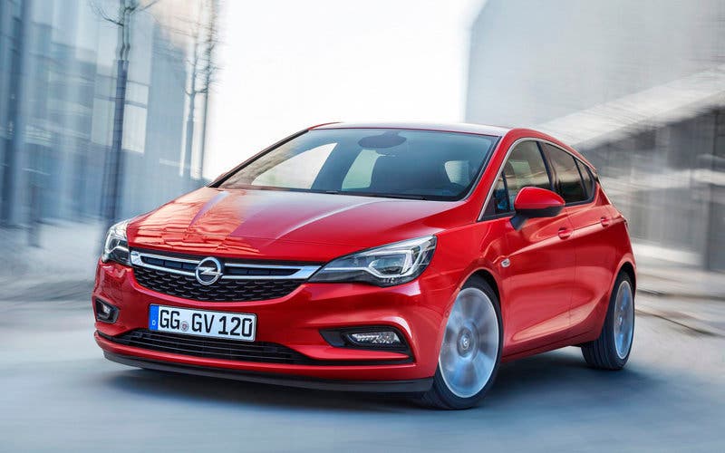  La próxima generación del Opel Astra tendrá una versión híbrida enchufable en 2021. 