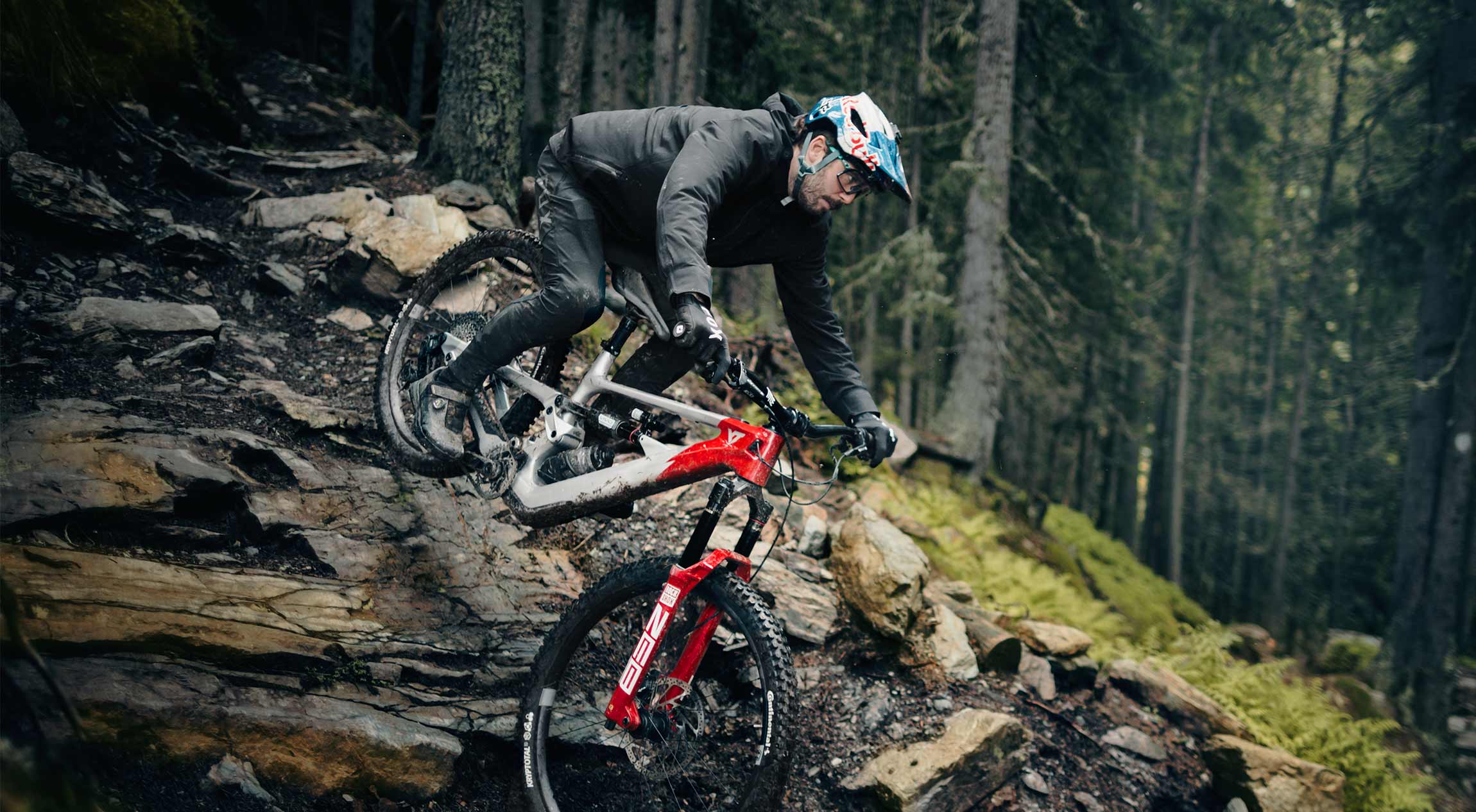 La YT Decoy SN es una bicicleta de Enduro. La YT Decoy SN es una bicicleta de Enduro.