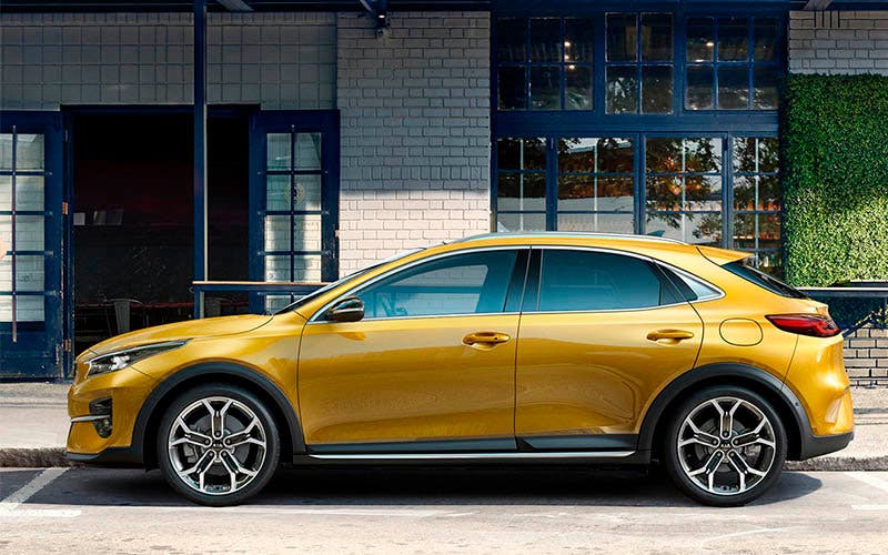  El nuevo Kia XCeed recibirá versiones híbridas enchufables. 