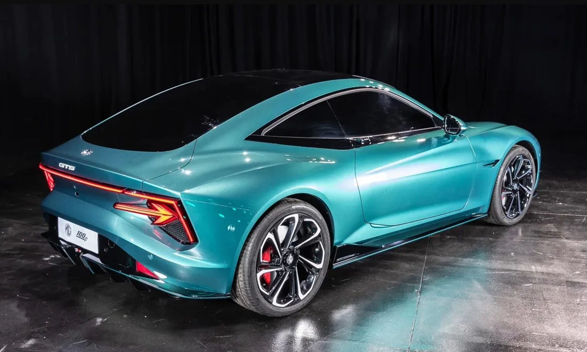 El nuevo MG Cyber GTS gana ahora un techo rígido y una línea coupé. 