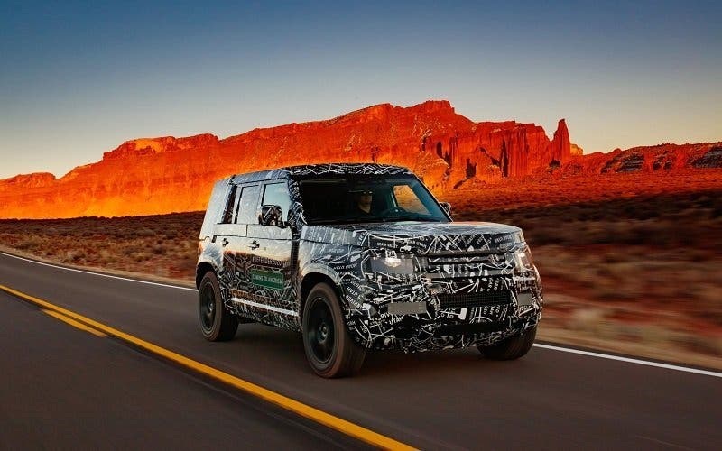 El nuevo Land Rover Defender tendrá versión híbrida enchufable con 404 CV 
