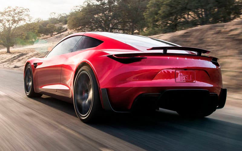  El Tesla Roadster solo bajará de los 2 segundos con 'cohetes propulsores'. 