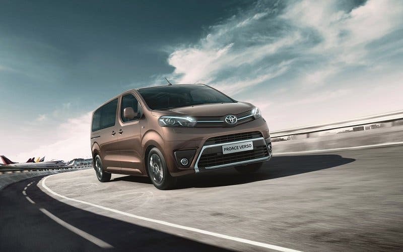  Toyota anuncia su primera furgoneta eléctrica: será una ProAce y se fabricará en Vigo 