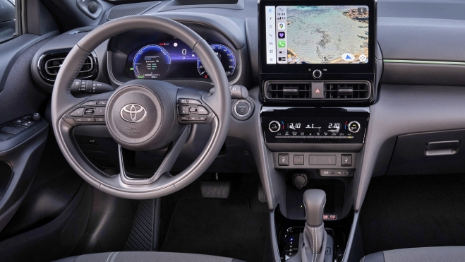 Su interior se ha p uesto al día con un cuadro de instrumentos digital y un nuevo sistema de información y entretenimiento. Su interior se ha p uesto al día con un cuadro de instrumentos digital y un nuevo sistema de información y entretenimiento.
