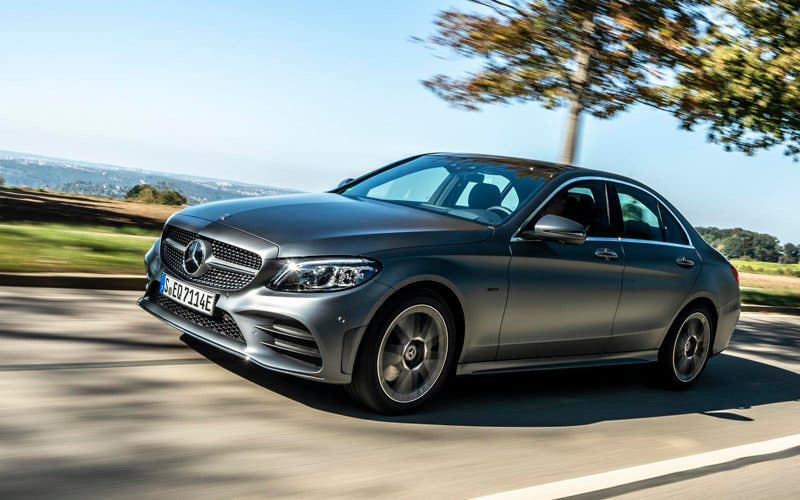  Mercedes-Benz C 300 de híbrido enchufable: a la venta en España. 