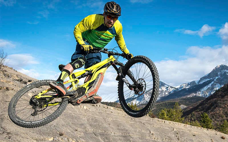  Cannondale presenta sus dos nuevas bicicletas eléctricas de montaña de altas prestaciones. 