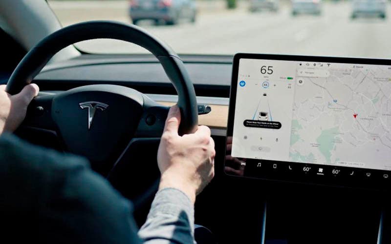  Tesla lanzará la versión V10 de su software en las próximas semanas. 