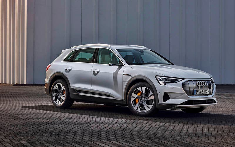  Audi e-tron 50 quattro, la versión de acceso del SUV eléctrico alemán. 