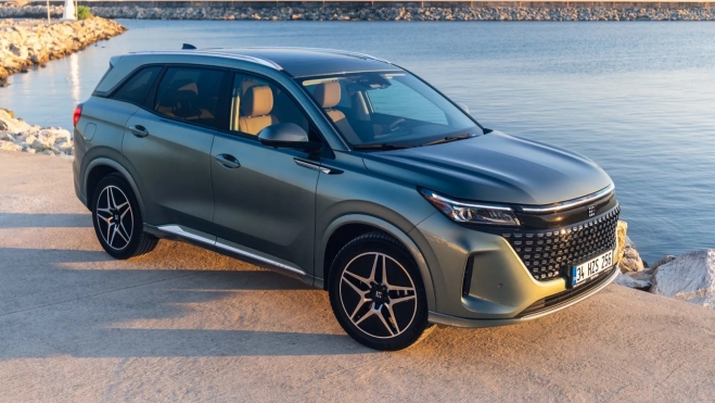 Sus 4,76 metros de longitud lo hacen más largo que un Toyota RAV4. Sus 4,76 metros de longitud lo hacen más largo que un Toyota RAV4.