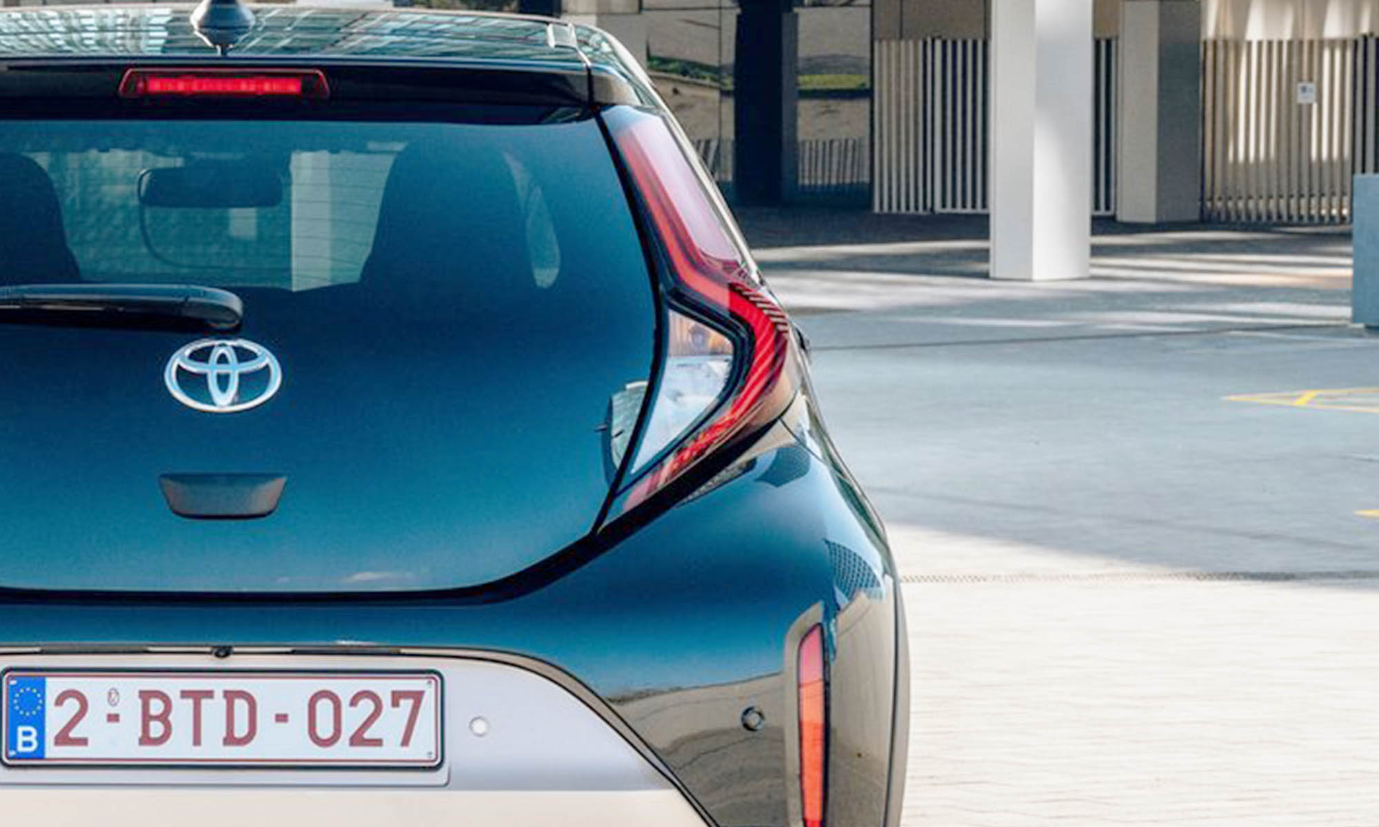 Es un coche urbano asequible y respetuoso con el medio ambiente.