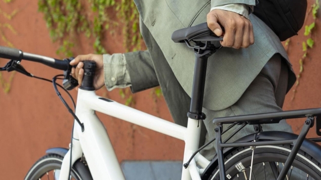 Mover en parado una eBike es más fácil con el Selle Italia GT-5 (Foto: Selle Italia). Mover en parado una eBike es más fácil con el Selle Italia GT-5 (Foto: Selle Italia).