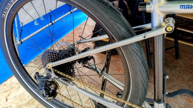 Pocos se imaginan un sistema de micro-suspensión en un cuadro de acero (Foto: Híbridos y Eléctricos). Pocos se imaginan un sistema de micro-suspensión en un cuadro de acero (Foto: Híbridos y Eléctricos).
