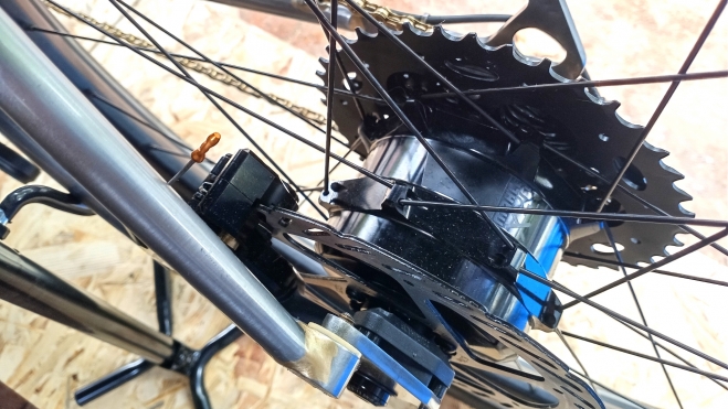 El motor instaladoes el X20 de Mahle, aunque dan la opción de montar también el X30 (Foto: Híbridos y Eléctricos). El motor instaladoes el X20 de Mahle, aunque dan la opción de montar también el X30 (Foto: Híbridos y Eléctricos).