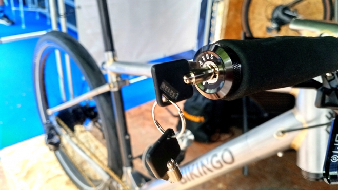 El antirrobo se encuentra dentro del manillar (Foto: Híbridos y Eléctricos). El antirrobo se encuentra dentro del manillar (Foto: Híbridos y Eléctricos).