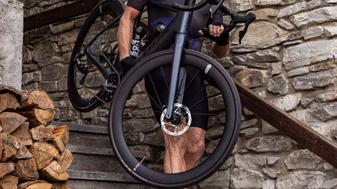 Tanto el cuadro como el motor utilizado hacen que las E-765 tengan un peso muy ajustado (Foto: Look). Tanto el cuadro como el motor utilizado hacen que las E-765 tengan un peso muy ajustado (Foto: Look).