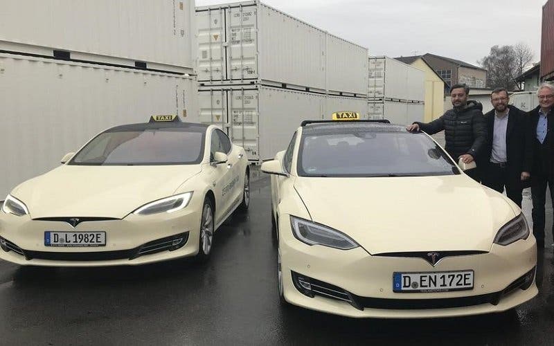 Una compañía de taxis alemana compra ¡medio centenar! de Tesla Model 3 para su flota 