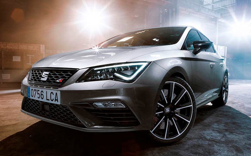  El Seat León y el Cupra León híbridos enchufables llegarán en 2020. 