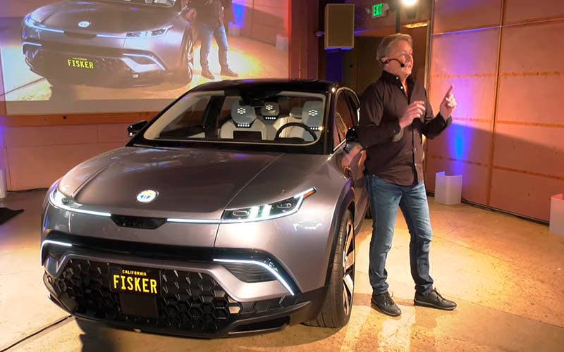  Henrik Fisker, CEO y fundador de Fisker, presenta el Ocean en el CES 2020. 