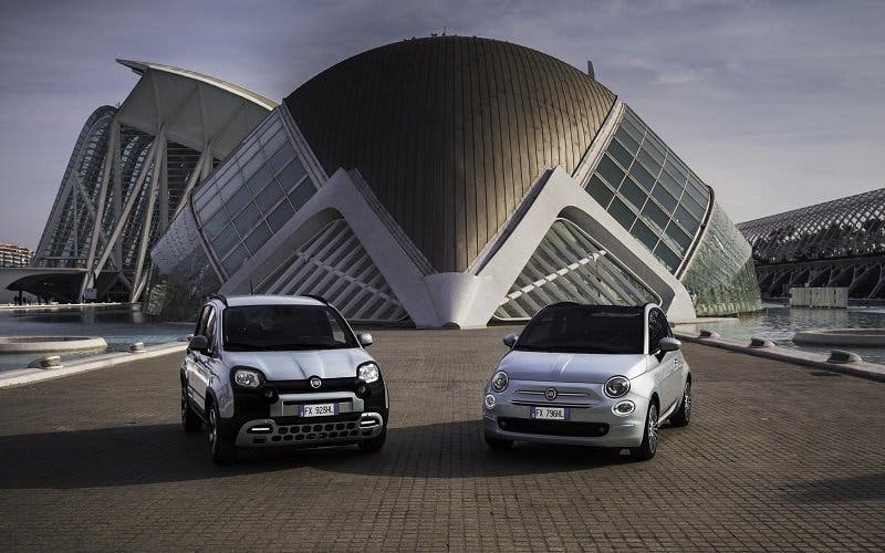  El Fiat 500 se convierte en un coche híbrido, la antesala del próximo Fiat 500e eléctrico 