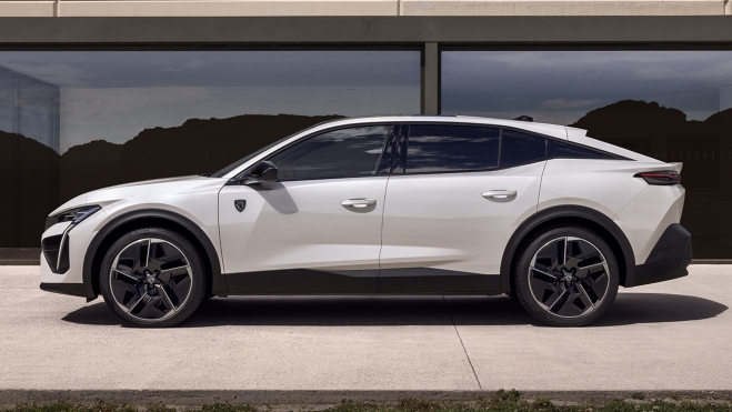 Con el Peugeot E-408, la firma suma 12 opciones 100% eléctricas en su catálogo. Con el Peugeot E-408, la firma suma 12 opciones 100% eléctricas en su catálogo.