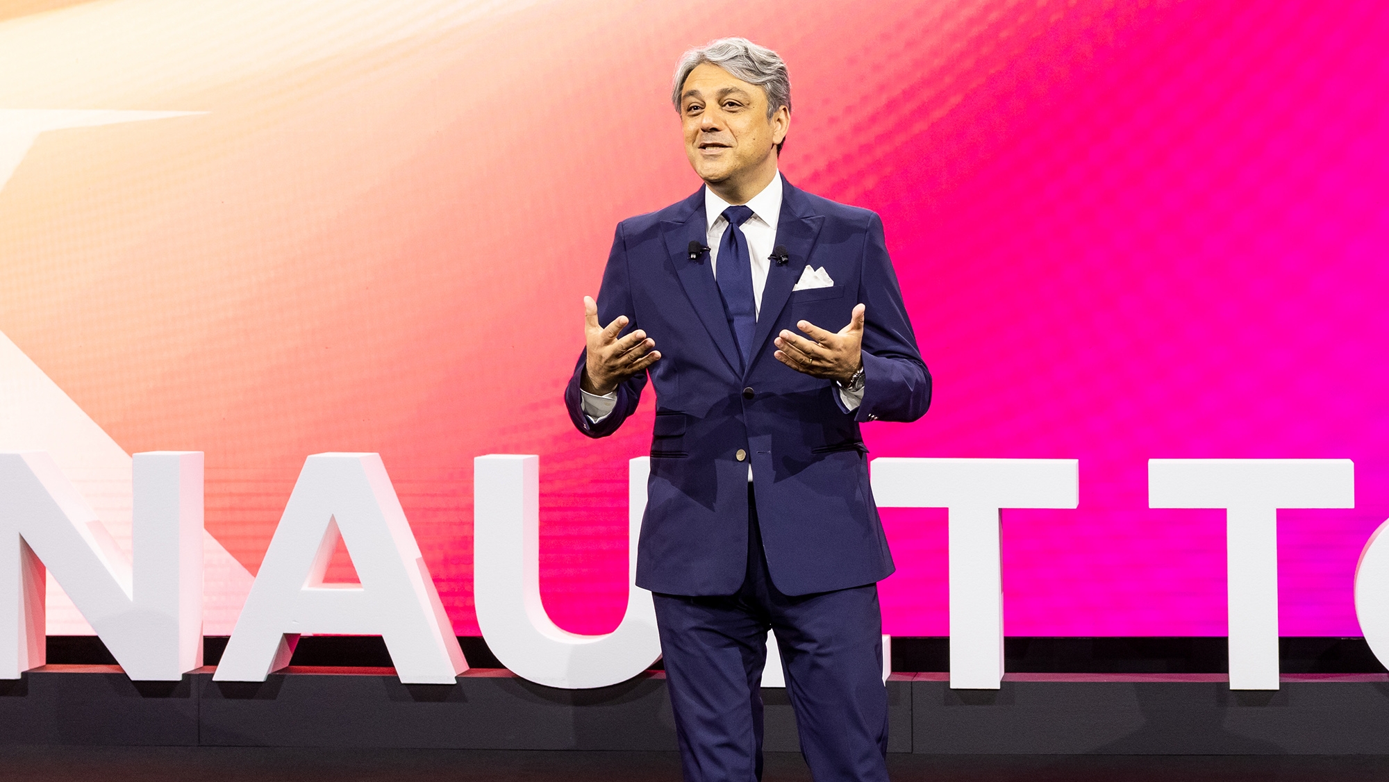 El CEO de Renault cree que sí es posible competir con China. El CEO de Renault cree que sí es posible competir con China.