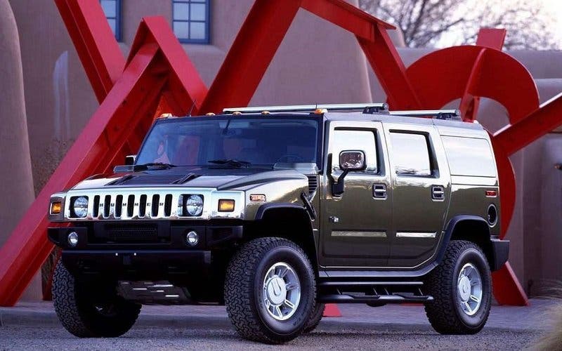  Hummer volverá al mercado con SUVs y pick-up eléctricos para competir con Tesla y Rivian 