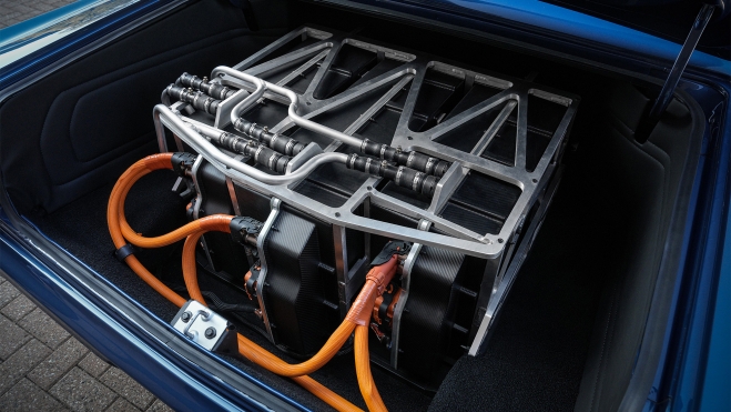 El motor eléctrico va en la parte delantera. El motor eléctrico va en la parte delantera.
