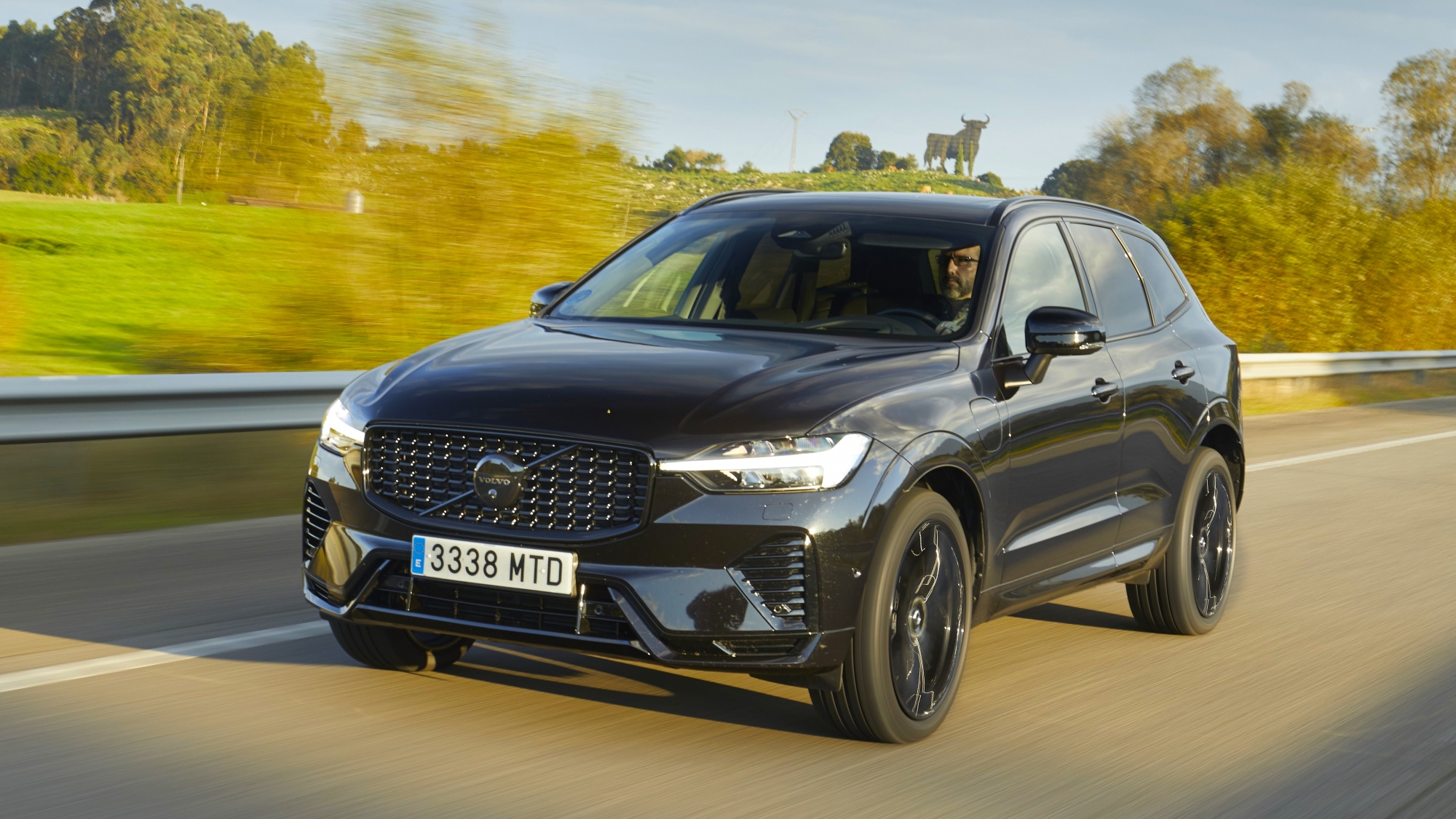 Probamos el Volvo XC60 Recharge T6 Black Edition un híbrido enchufable que destaca por confort
