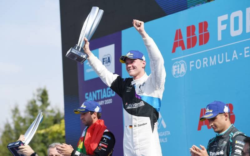  Max Günther logra su primera victoria en Fórmula E en Santiago de Chile con BMW. 
