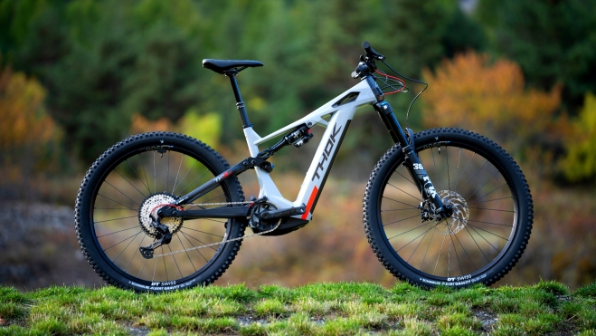La THOK TP4 instala ruedas de 29'' en ambos ejes. La THOK TP4 instala ruedas de 29'' en ambos ejes.